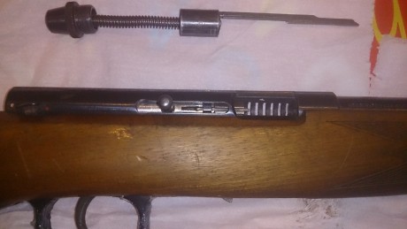 estupenda carabina alemana de la marca krico.
calibre 22 lr
agrupación perfecta.
con 3 cargadores ( 2 71