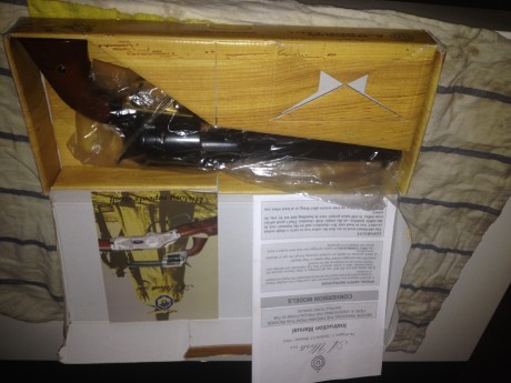 Lo dicho si alguien vende un Remington Conversion de Uberti, yo podria estar interesado

Un saludo 51