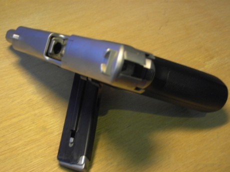   Hola chic@s!

Pongo a la venta esta preciosa pistola detonadora/fogueo alemana clásica, modelo descatalogado 02