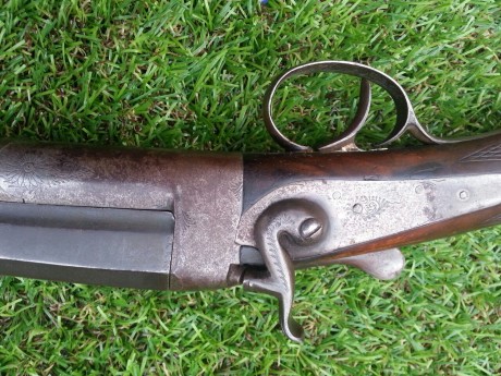 Hola, a todos, tengo un amigo que tiene está escopeta heredada y no sabe apenas sobre el arma, es una 22