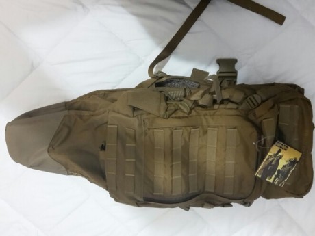 En venta esta excepcional mochila. Pieza de excelente calidad,SIN ESTRENAR, y muy dificil de encontrar 01