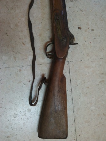 Algún forero me echaría una mano en identificar este fusil. 
Gracias de antemano 00
