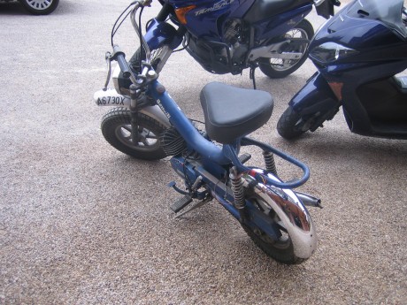 Hola buenas tardes, cambio una Moto Benelli modelo Magnum V3, funciona y tiene papeles aunque esta dada 00