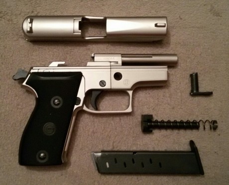   Hola chic@s!

Pongo a la venta esta preciosa pistola detonadora/fogueo alemana clásica, modelo descatalogado 10