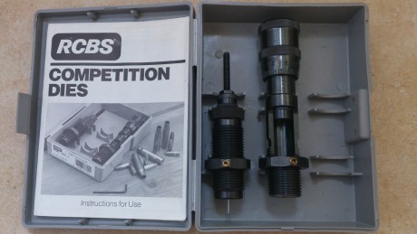 Hola a todos, vendo juego de 2 dies sin uso de la marca RCBS para el calibre .222 REM., son del modelo 01