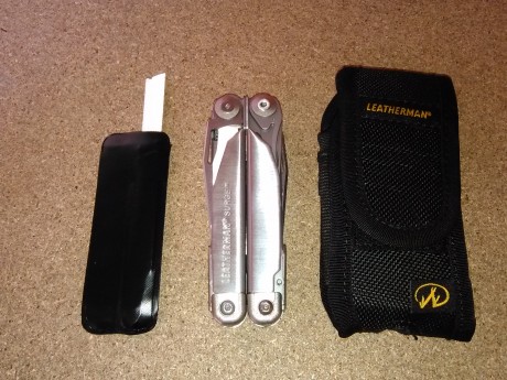 Hola pues eso vendo una leatherman surge sin uso solo abierta y visto los accesorios pero sin ninguna 81
