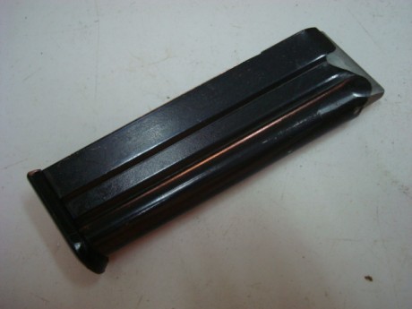 Cargador para carabina calibre 22 marca Anschutz y modelo 520
precio 30 euros
saludos 01