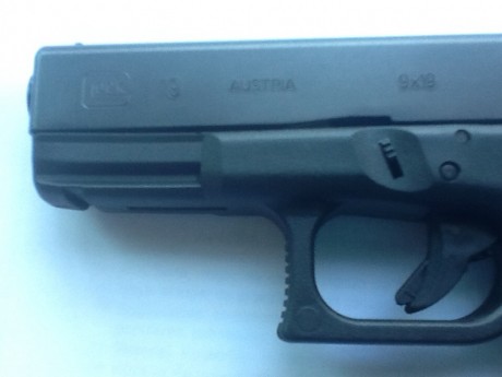 Lo dicho, vendo Glock 19 3G en muy buen estado. La venta incluye pistola, 2 cargadores, maletín original, 102