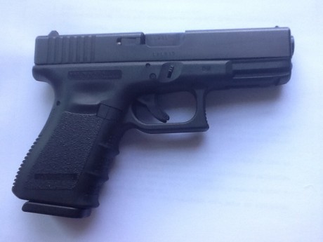 Lo dicho, vendo Glock 19 3G en muy buen estado. La venta incluye pistola, 2 cargadores, maletín original, 112