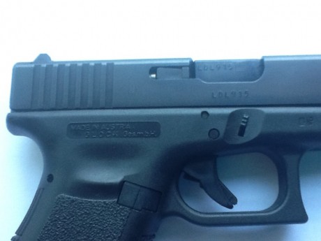 Lo dicho, vendo Glock 19 3G en muy buen estado. La venta incluye pistola, 2 cargadores, maletín original, 111