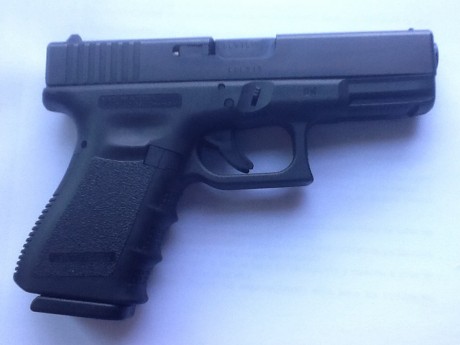 Lo dicho, vendo Glock 19 3G en muy buen estado. La venta incluye pistola, 2 cargadores, maletín original, 120