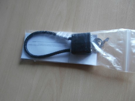 Vendo seguro para el gatillo ,para revolver, rifle o escopeta.

Vendo nuevo por no usar.

 10€ GASTOS 02