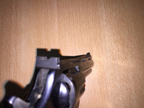 Se VENDE este precioso revólver COLT PYTHON, del calibre .357 Magnum (huelga decir que también es válido 11