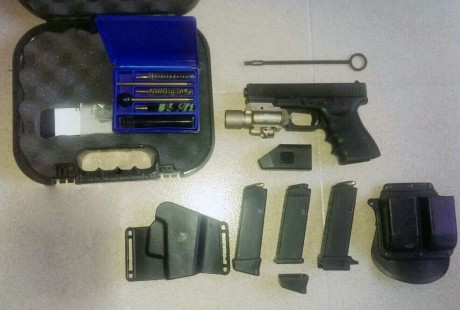  20150605010432.jpg 
Vendo Glock 19, 3ª generación. Unos 500 disparos, está MUY bien cuidada. La vendo 00