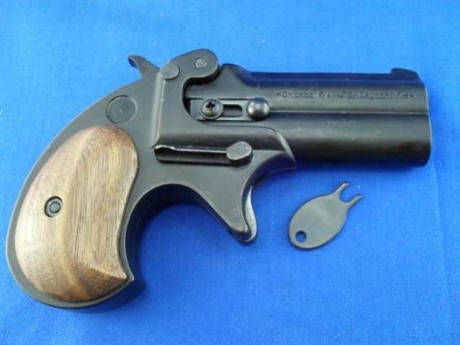 Pues eso llevava mucho mucho tiempo detras de comprar una derringer en fogueo pero sus acabados y sus 40