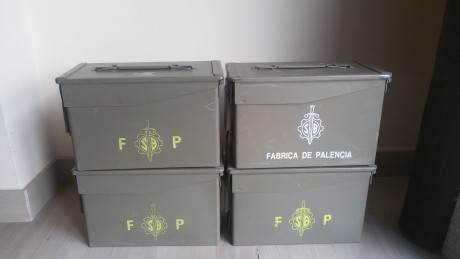 Caja metalica de municion, ideal para guardar tu municion o cualquier cosa, totalmente estanca sus medidas 21
