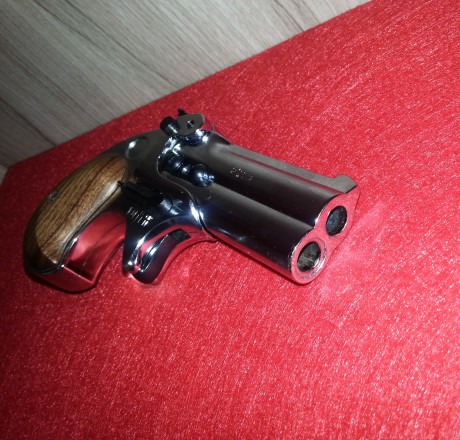 Pues eso llevava mucho mucho tiempo detras de comprar una derringer en fogueo pero sus acabados y sus 60