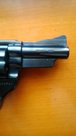 SE PUEDE CERRAR.

Vendo Astra 357 de 3 pulgadas. Es como la Police creo ó es la misma Police pero con 10