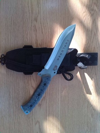 Vendo cuchillo Explorer de CDS , a estrenar, nuevo, sin uso.
Enterizo, realizado en Acero MOVA-58, la 02
