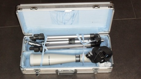 Se vende por no usar, solo unas usado cuatro veces. Es un buen telescopio para largas distancias, sobre 02