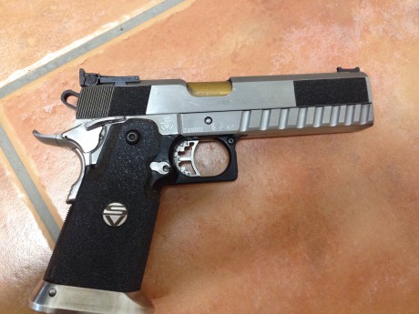 En buen estado pocos tiros 1500 euros           
5 cargadores

Acepto algún arma a cambio 01