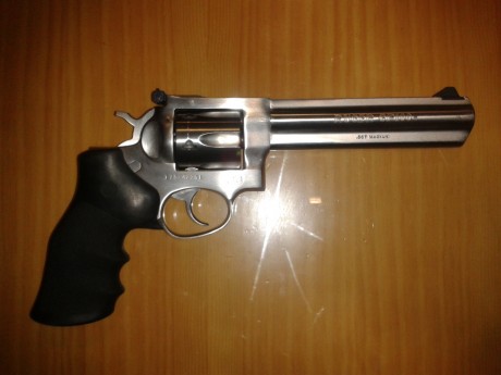  Vendo mi revolver Ruger GP100 de 6". 
Utilizado solo 3 veces
Acero americano 

350euros 00