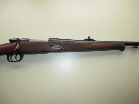 Pongo a la venta rifle voere 2165 300 win mag con doble gatillo y monturas+anillas apel de carril. El 02