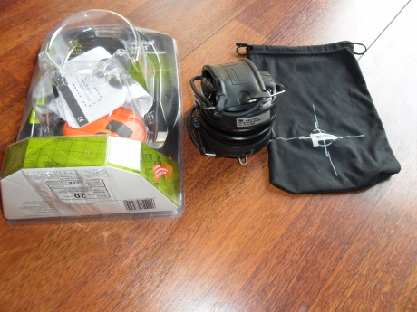 los Peltor Tactical Sport casi sin usar, me los habré puesto unas 15 veces como mucho y tiene el juego 00