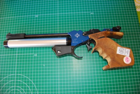 Vendo pistola Matchs Guns, es la electrónica y mecánica, tira en los dos modos indistintamente. Tiene 01