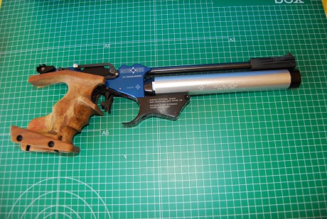 Vendo pistola Matchs Guns, es la electrónica y mecánica, tira en los dos modos indistintamente. Tiene 00