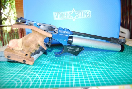 Vendo pistola Matchs Guns, es la electrónica y mecánica, tira en los dos modos indistintamente. Tiene 11