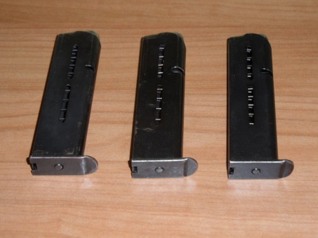 Vendo estos tres cargadores, a 50 € los tres, portes aparte (unos 7 €). Están en Madrid. Saludos.-
 CarStarS.JPG 00