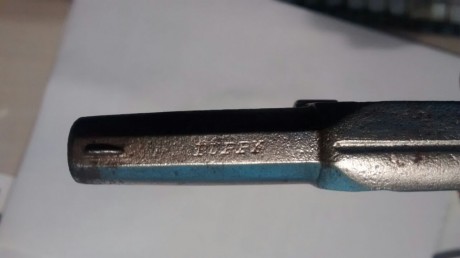 Hola un amigo que vive en Francia me manda unas fotos para ver si alguien conoce este revolver y que calibre 02