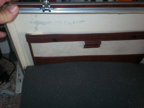 vendo 2 maletines para armas cortas en perfecto estado, interior de espuma acustica para proteger el arma, 00