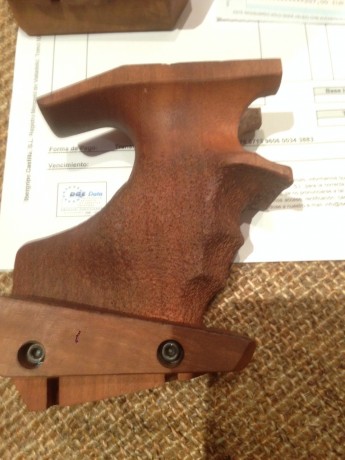 Hola a tod@s, voy a poner en venta una cacha en estado impecable para las MACH GUNS  MG-2, MG2E  y MG-4.

 10