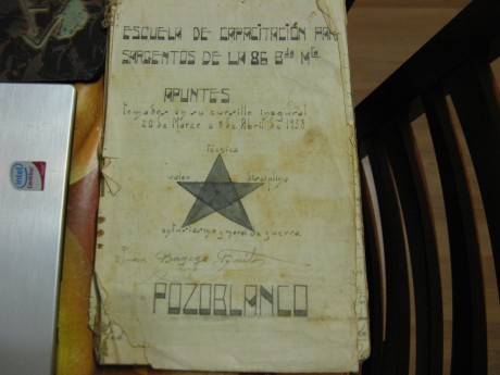 Os muestro una muestra de un librillo manuscrito por mi abuelo (93 años y aún vivo) a su paso por la escuela 02