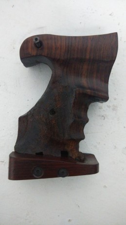 hola vendo unas cachas seminuevas de madera de cocobolo para revolver armazon K o L su estado es impecable 02