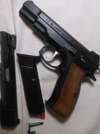 Hola,

Vendo esta pistola en F se encuentra en Barcelona, dispone de dos cargadores del 9 pb y otros dos 00