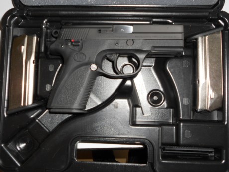 VENDO FN P9M EN 9mm/Pb. Comprada y guiada en mayo de 2014.Únicamente 50 disparos efectuados ni uno mas 00