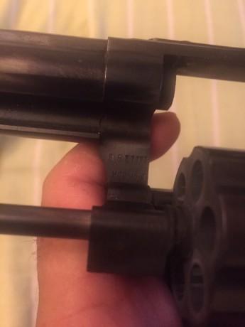 Un compañero del tiro me ha pedido que anuncie este revolver de precision.
Es parecido al 686, sin embargo 02