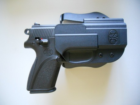 VENDO FN P9M EN 9mm/Pb. Comprada y guiada en mayo de 2014.Únicamente 50 disparos efectuados ni uno mas 30