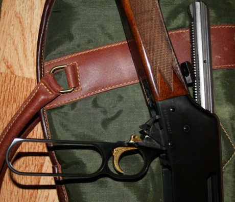 Buenos días
 Vendo rifle de palanca Browning modelo BLR en calibre 30-06. La madera en perfecto estado. 00