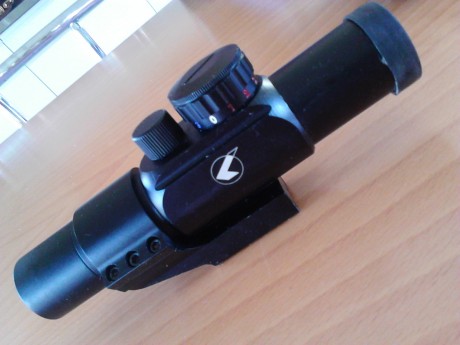 hola pues eso cacharrada:
 rail pistola para poder montar red dot o visor   15 euros
 rail para antorcha 10