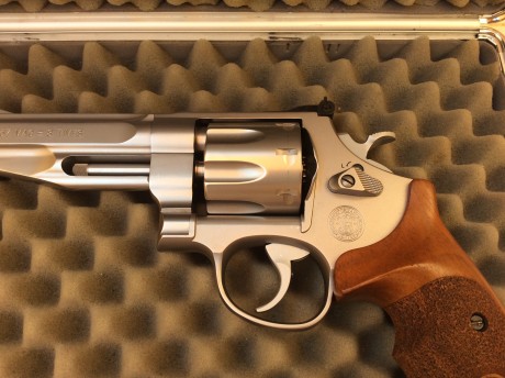 Con mucha pena vendo esta maravillosa joya que es mi hace poco adquirido revólver Smith & Wesson 627, 01