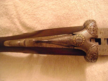Vendo escopeta paralela Joaquin Fernandez , una joya para restaurar. Dos juegos de cañones de 71 y 68 01