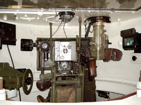 En octubre de 1936 llegaron a España los primeros T-26. En Archena se creó la Escuela de Fuerzas Blindadas 100