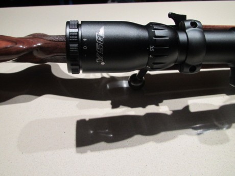 Rifle Santa Bárbara Model 1000, cerrojo calibre 270. Con monturas weyber desmontables. Visor BSA de corona 11