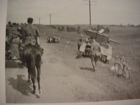 En octubre de 1936 llegaron a España los primeros T-26. En Archena se creó la Escuela de Fuerzas Blindadas 110