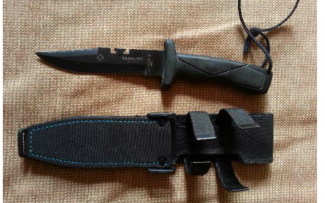 Vendo este impresionante cuchillo de combate de la casa Aitor, de los antiguos, muy escasos, totalmente 20