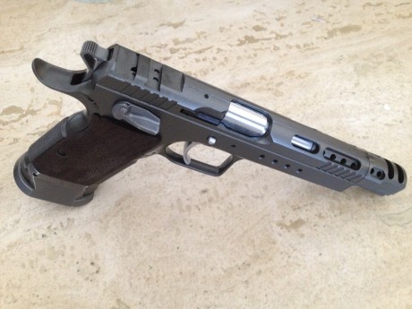    TANFOGLIO GOLD CUSTOM ERIC NUEVA, A ESTRENAR.  
 Tanfo1B.JPG .


Muchas veces decimos "nueva" 01